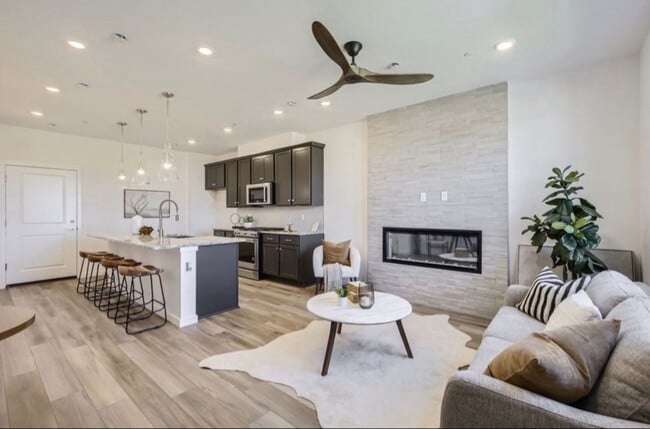 2741 Spring Creek Cir in Niwot, CO - Foto de edificio - Building Photo