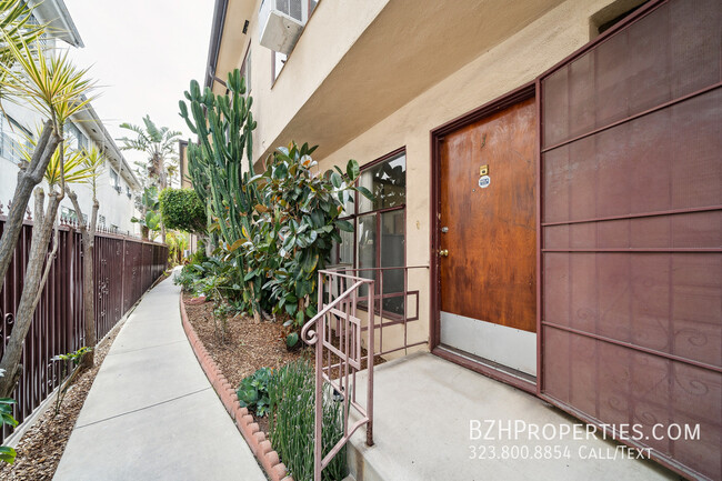 8441 Blackburn Ave in Los Angeles, CA - Building Photo - Building Photo