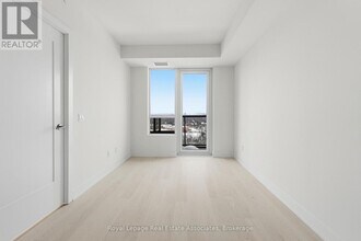 60 Central Park Roadway in Toronto, ON - Building Photo - Building Photo