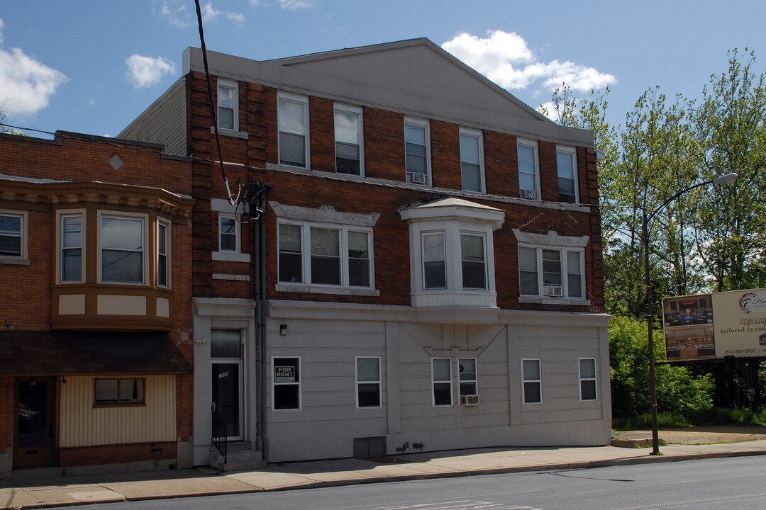 1051-1059 Main St in Northampton, PA - Building Photo