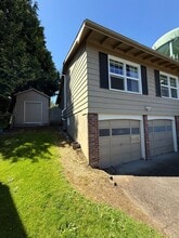 13420 NE Rose Pkwy in Portland, OR - Building Photo - Building Photo
