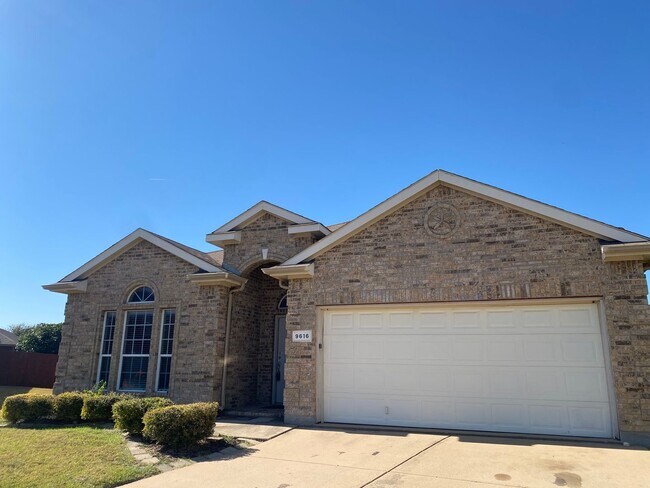 9616 Flowering Spring tr in Crowley, TX - Building Photo - Building Photo