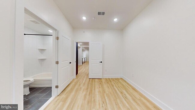 810 N Holly St-Unit -3 in Philadelphia, PA - Building Photo - Building Photo
