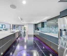1717 N Bayshore Dr, Unit A-3545 in Miami, FL - Building Photo - Building Photo
