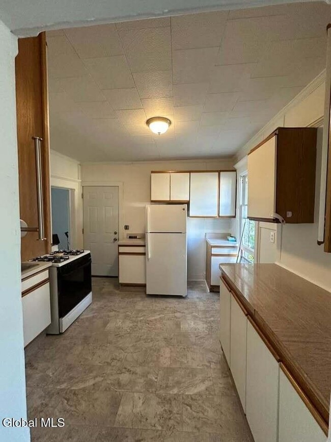 169 Kingsboro Ave in Gloversville, NY - Building Photo - Building Photo