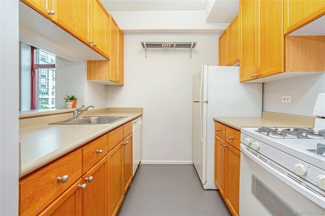 4-74 48th Avenue Unit in Queens, NY - Building Photo - Building Photo