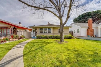 719 I Ave in Coronado, CA - Building Photo - Building Photo