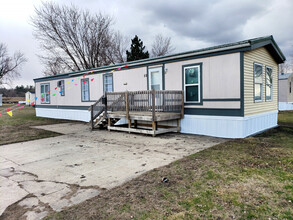 Marshalltown Estates in Marshalltown, IA - Building Photo - Building Photo