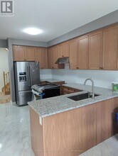 676 Fleetwood Dr in Oshawa, ON - Building Photo - Building Photo