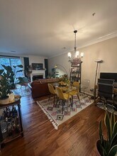 1813 Kenwood Ave in Alexandria, VA - Foto de edificio - Building Photo