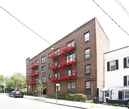 Queen Court in Brooklyn, NY - Building Photo - Building Photo