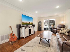 5 Indian Dr in West Nyack, NY - Building Photo - Building Photo