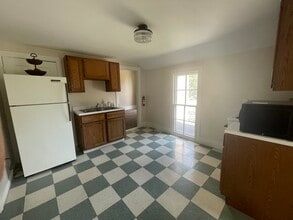 202 W Pottawatamie St, Unit #3 in Tecumseh, MI - Building Photo - Building Photo