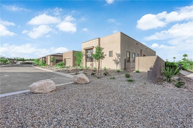 4792 Outlook Peak St in Las Vegas, NV - Foto de edificio - Building Photo