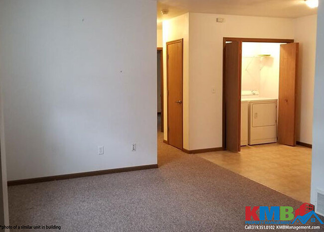 230 S Dubuque St in Solon, IA - Building Photo - Building Photo