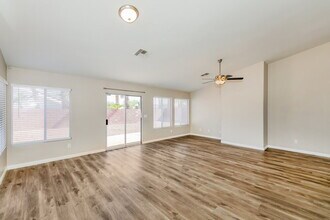 1604 Watercreek Dr in North Las Vegas, NV - Building Photo - Building Photo