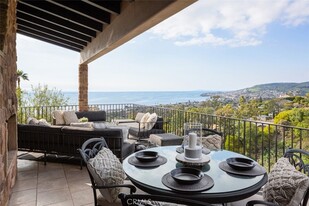 703 Gainsborough Pl in Laguna Beach, CA - Building Photo