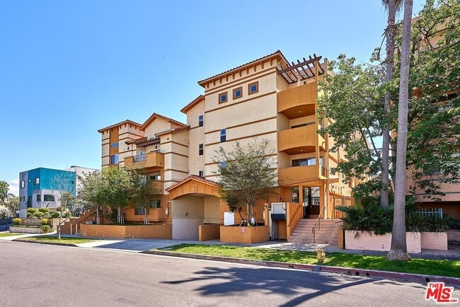 4822 Elmwood Ave in Los Angeles, CA - Building Photo - Building Photo