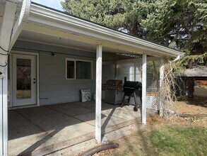 704 N 17th Ave in Bozeman, MT - Foto de edificio - Building Photo