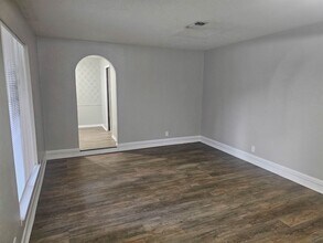 3008 Tipps Dr, Unit 9-14 in Nederland, TX - Building Photo - Building Photo
