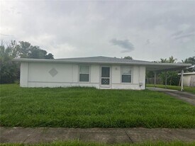 1636 Hayworth Rd in Port Charlotte, FL - Building Photo