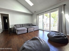 126 Tulip Ln in Freehold, NJ - Building Photo - Building Photo