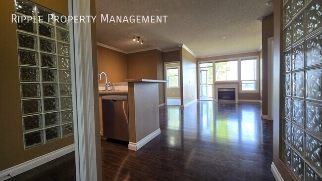 1010 Arbour Lake Rd NW in Calgary, AB - Building Photo - Building Photo
