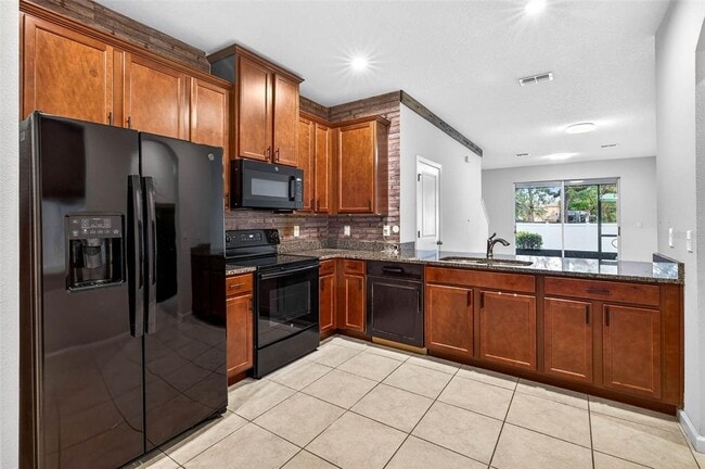 2140 Laceflower Dr in Brandon, FL - Building Photo - Building Photo