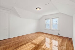 9 Elmwood St, Unit 0 in Worcester, MA - Building Photo
