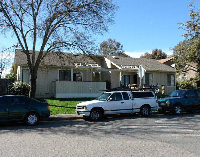 2557 Kenton Ct in Santa Rosa, CA - Building Photo - Building Photo