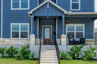 411 Ravens Crst Dr in Hutto, TX - Building Photo - Building Photo
