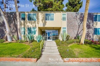 3715 W 27th St in Los Angeles, CA - Foto de edificio - Building Photo