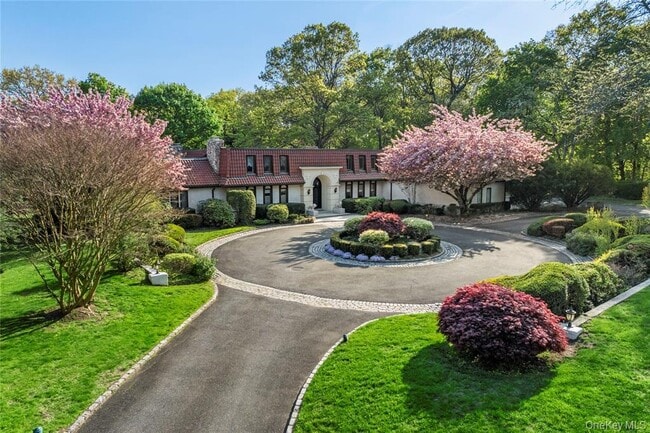property at 8 Trusdale Ct