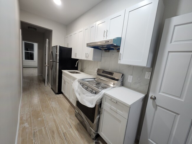 449 83rd St, Unit #2 in Brooklyn, NY - Building Photo - Building Photo