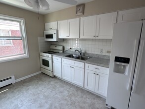 2221 S 17th Ave in North Riverside, IL - Building Photo - Building Photo