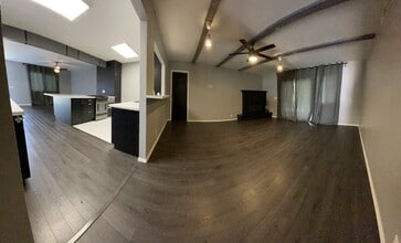 1686 Brentwood Dr in Corona, CA - Building Photo - Building Photo
