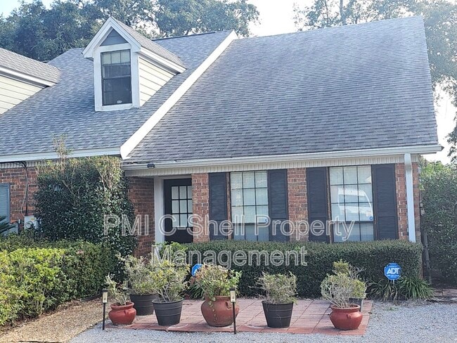 17 Palao Rd in Pensacola, FL - Building Photo - Building Photo