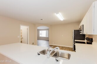 7744 W Yucca St in Peoria, AZ - Building Photo - Building Photo