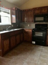 2403 W Candlelight Ln-Unit -2 in Edinburg, TX - Building Photo - Building Photo