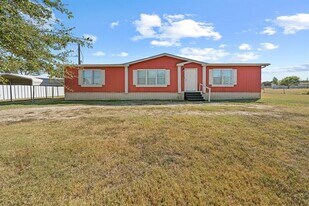 7308 Pica Dr in Alvarado, TX - Building Photo