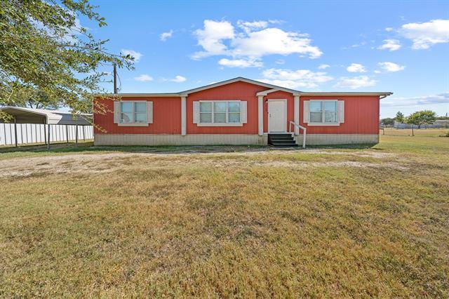 7308 Pica Dr in Alvarado, TX - Building Photo