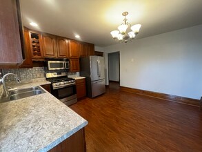 322 Chestnut St in Hawk Point, MO - Foto de edificio - Building Photo