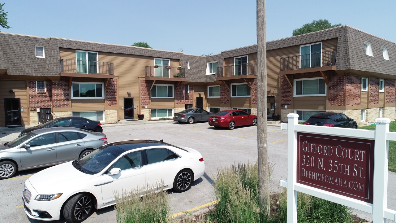 Gifford Court Apartments in Omaha, NE - Foto de edificio