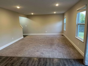 2188 Pine Valley Dr in Hamilton, OH - Building Photo - Building Photo