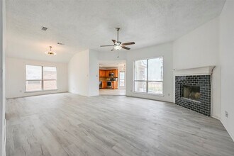 809 Elbe Dr in Arlington, TX - Building Photo - Building Photo