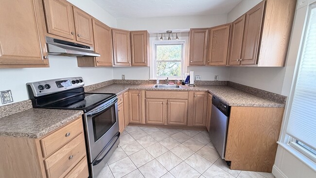 391 Commercial St in Braintree, MA - Building Photo - Building Photo