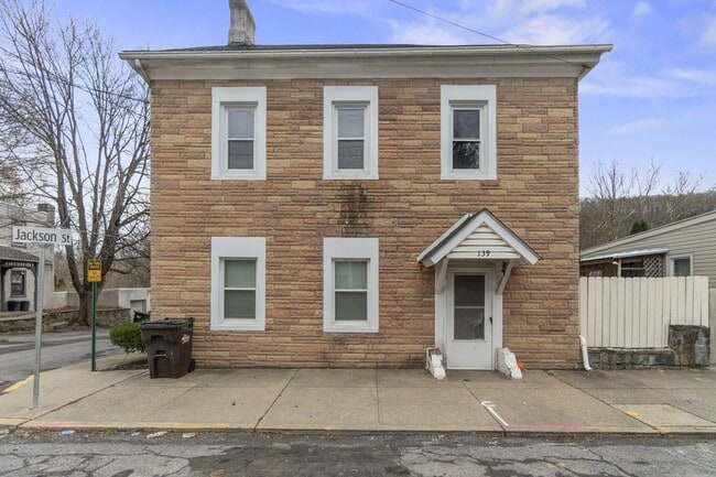 137-139 Main St in Freemansburg, PA - Building Photo - Building Photo