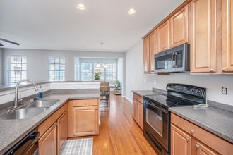 9042 Parlor Dr in Ladson, SC - Foto de edificio - Building Photo