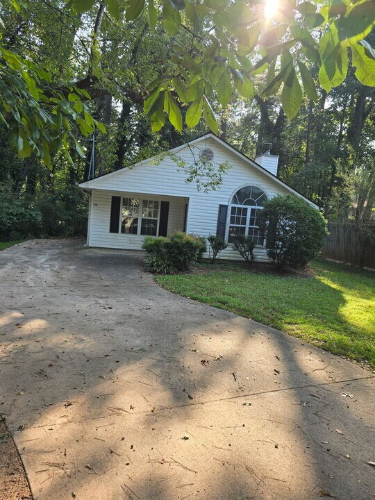 5150 Phoenix St in Cumming, GA - Foto de edificio