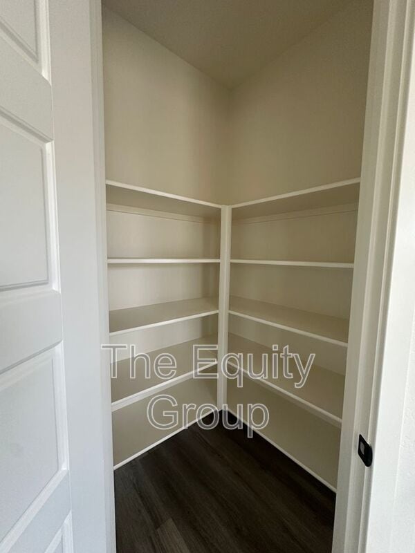 6925 W Grove Ave in Visalia, CA - Building Photo - Building Photo